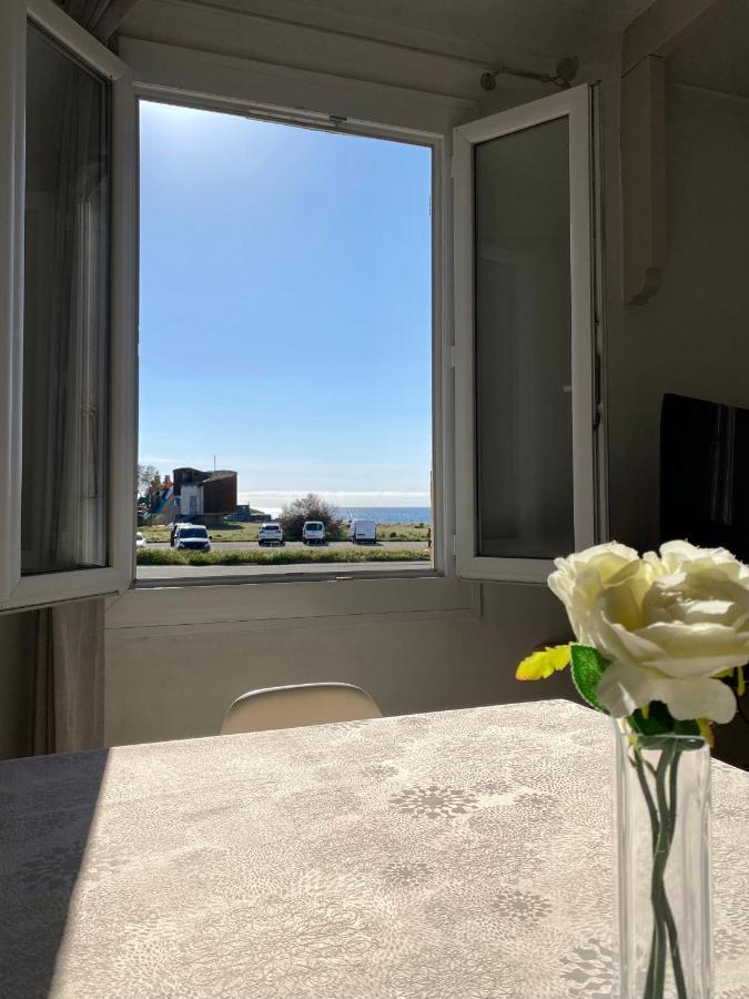Magnifique Appartement Devant La Plage โพรพริอาโน ภายนอก รูปภาพ